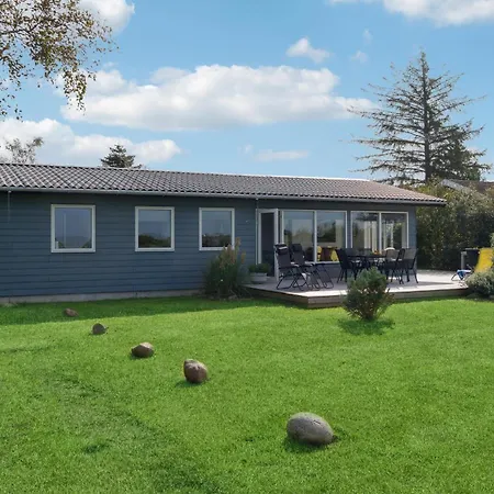 4 Bedroom Cozy In Follenslev