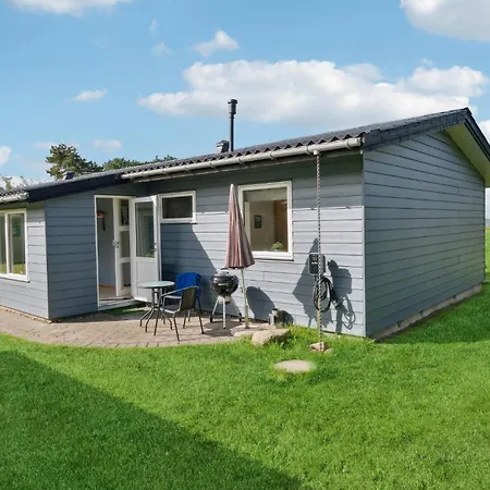 Holiday home 4 Bedroom Cozy In Follenslev
