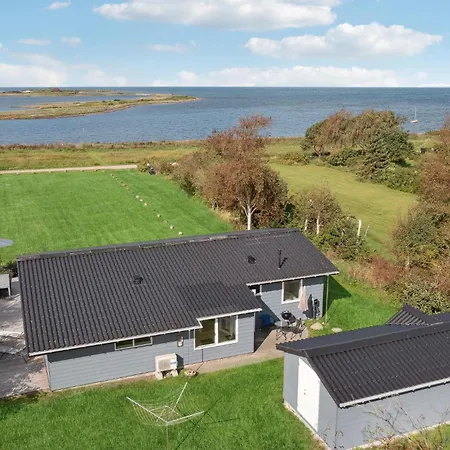 4 Bedroom Cozy In * Follenslev